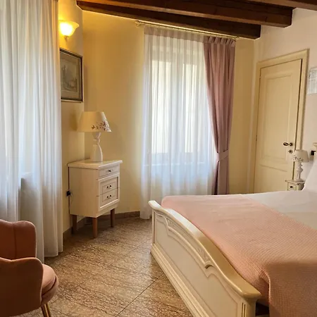 Relais Ponte Pietra 4*