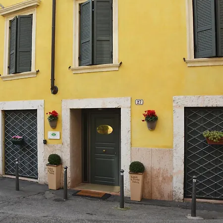 Bed & Breakfast Relais Ponte Pietra 4*