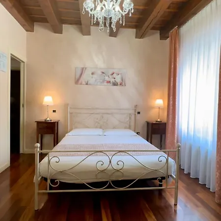 Oda ve Kahvaltı Relais Ponte Pietra 2*