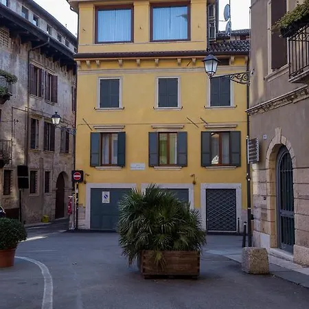 Oda ve Kahvaltı Relais Ponte Pietra Verona