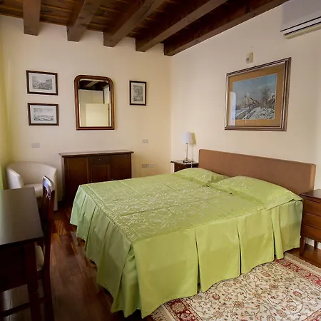 فندق مبيت وإفطار Relais Ponte Pietra فيرونا