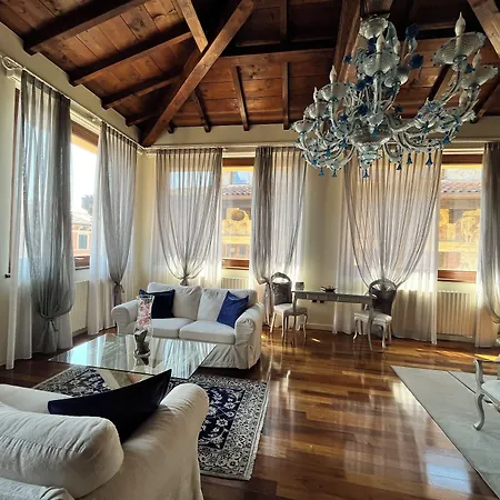 Relais Ponte Pietra فندق مبيت وإفطار فيرونا