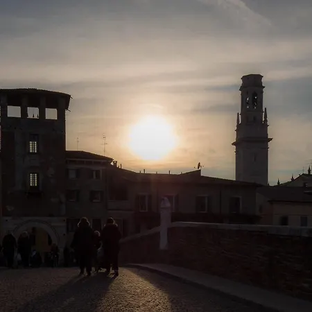 Relais Ponte Pietra Bed & Breakfast