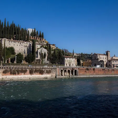 Relais Ponte Pietra Bed & Breakfast 4*