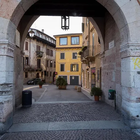 ベッド・アンド・ブレックファスト Relais Ponte Pietra ヴェローナ