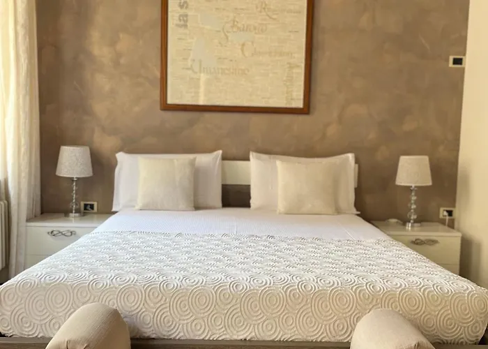 Relais Ponte Pietra 4* فيرونا