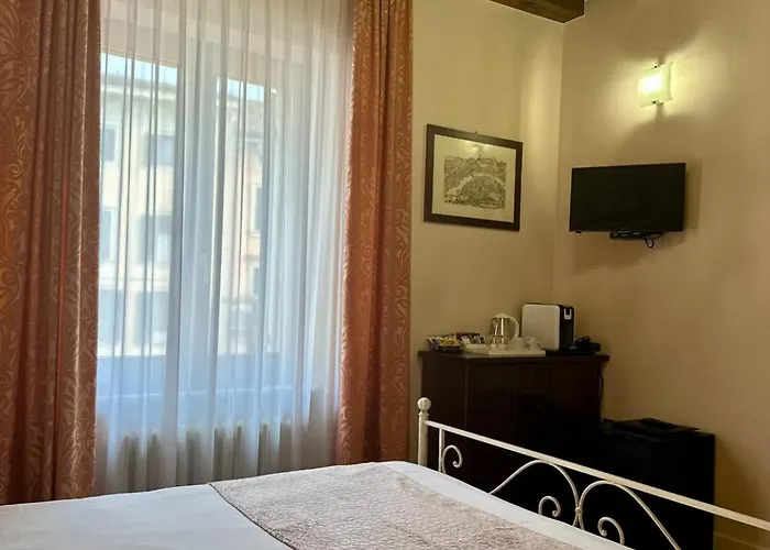 Relais Ponte Pietra 4* فيرونا