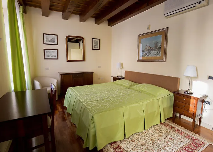 فندق مبيت وإفطار Relais Ponte Pietra فيرونا