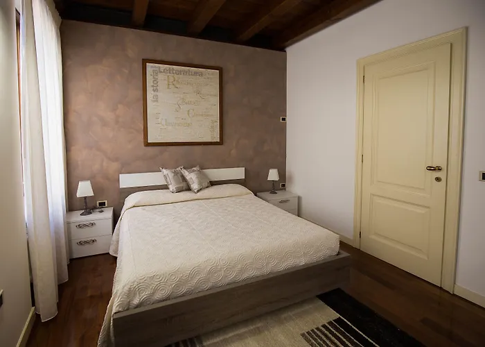 Relais Ponte Pietra فندق مبيت وإفطار فيرونا