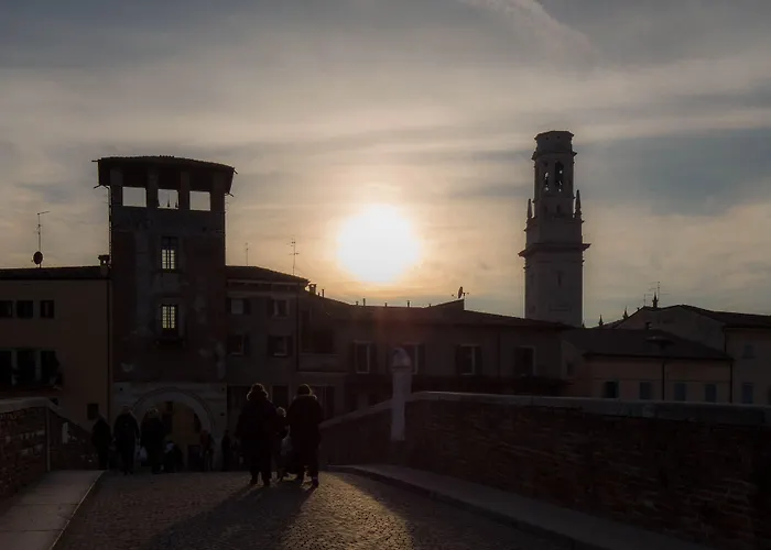 Relais Ponte Pietra فندق مبيت وإفطار فيرونا