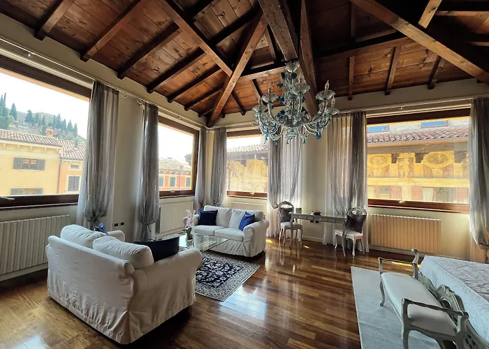 Relais Ponte Pietra فندق مبيت وإفطار فيرونا