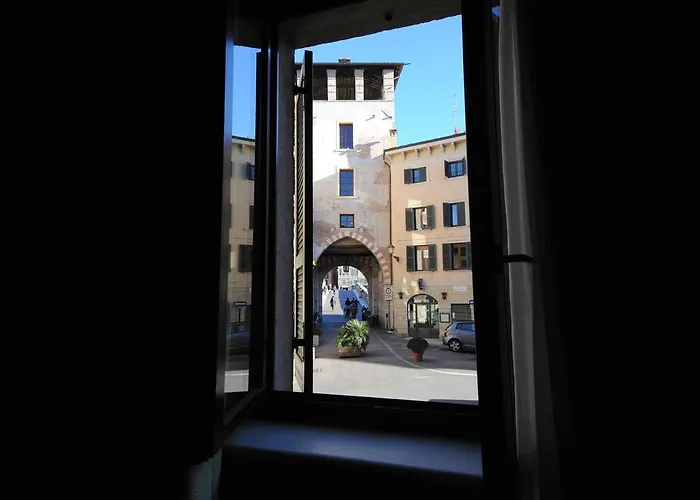 فندق مبيت وإفطار Relais Ponte Pietra فيرونا