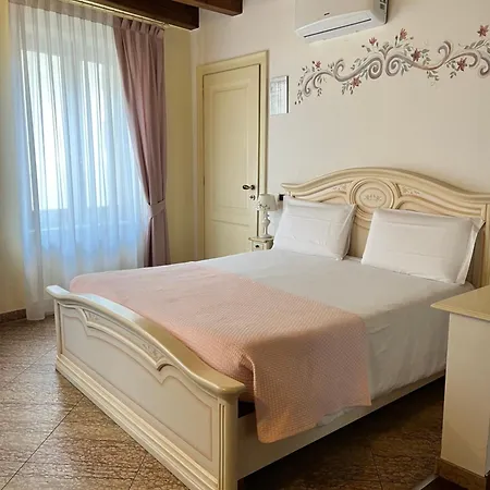 Relais Ponte Pietra 2*