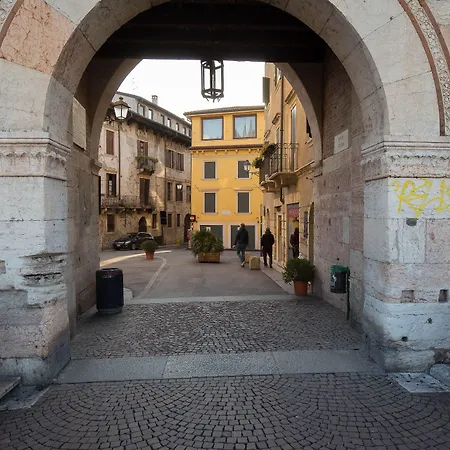 Relais Ponte Pietra 4*